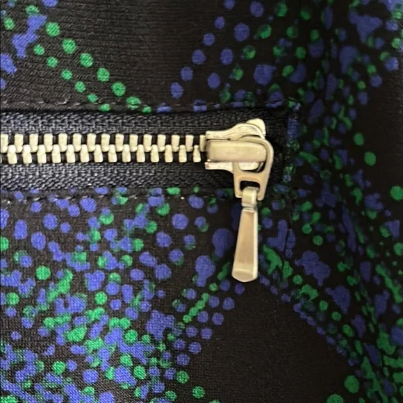 Susan Graver Blue and Green Top with Zipper Accents 3X - Picture 5 of 5